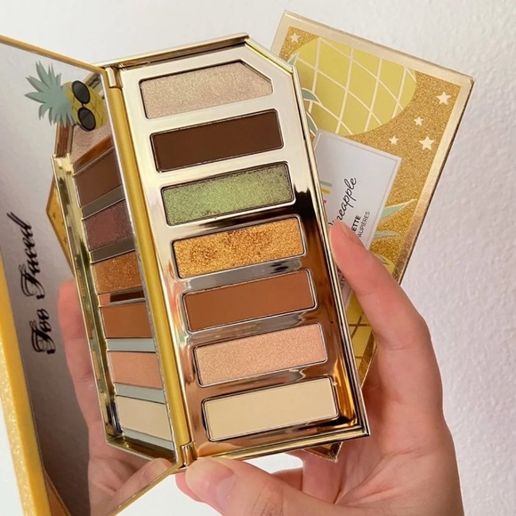 *SOLD* Too Faced Sparkling Pineapple Palette Limited - Picture 2 of 3